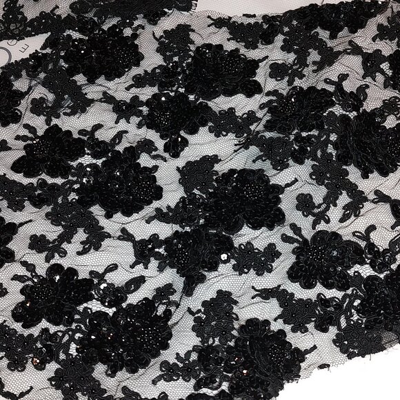 ALENCON CORDED LACE REMNANTS FROM WEDDING/FORMAL ATTIRE BLACK AND IVORY - Picture 4 of 7